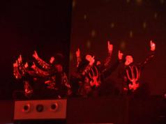 Dabawenos stomped with the Jabbawockeez