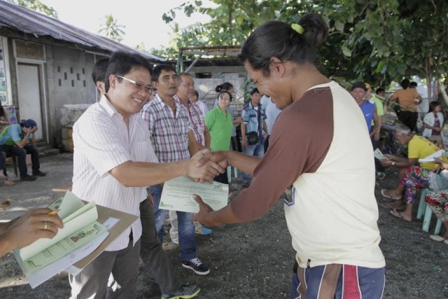 LGU Awards Lots to 46 Families in Liboganon