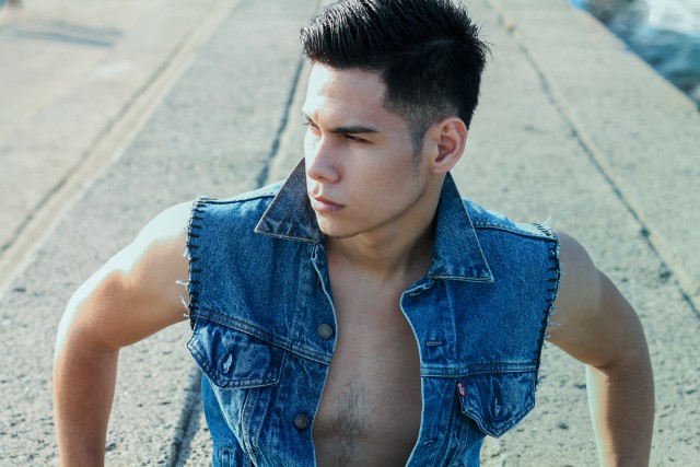 A Beautiful Stranger Featuring Chemp Raña