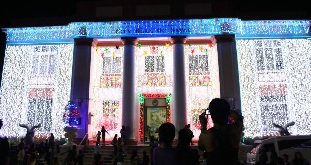 When The Street Sings Its Carols