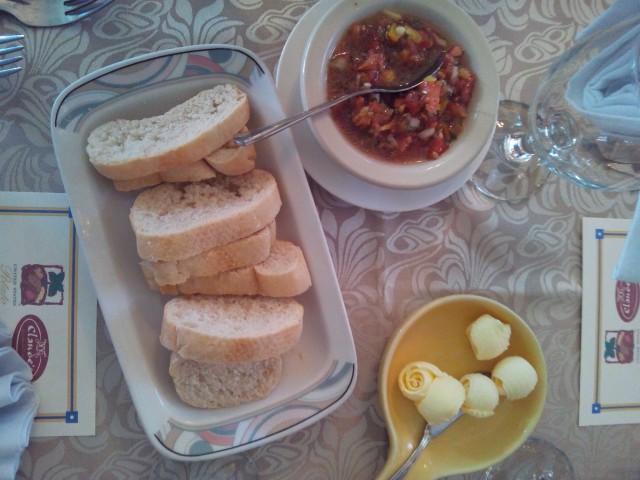 Claude’s Le Cafe de Ville